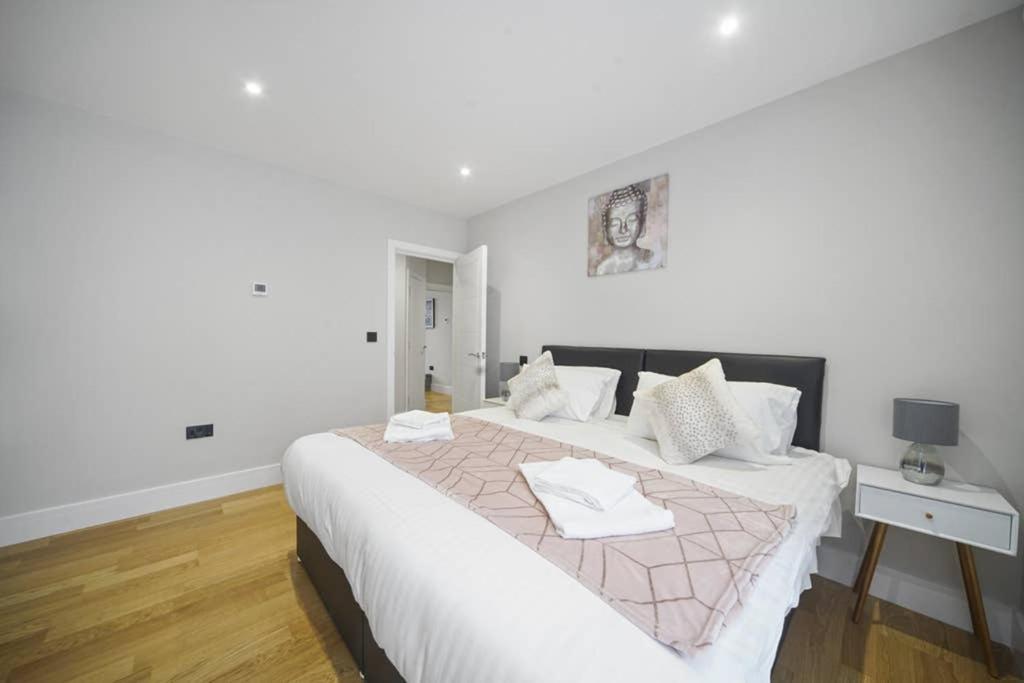 Flat 3 Bridge House Apartamento Staines-upon-Thames Exterior foto