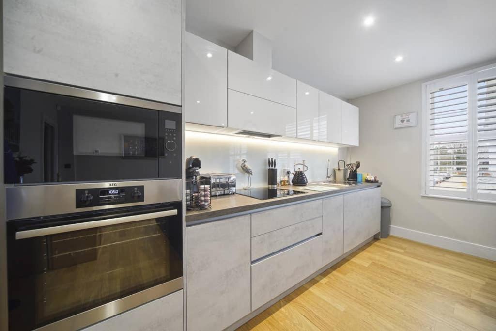 Flat 3 Bridge House Apartamento Staines-upon-Thames Exterior foto
