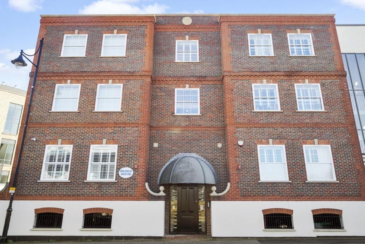 Flat 3 Bridge House Apartamento Staines-upon-Thames Exterior foto