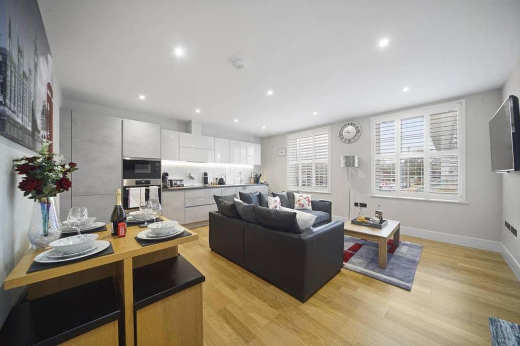 Flat 3 Bridge House Apartamento Staines-upon-Thames Exterior foto