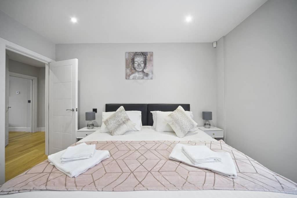 Flat 3 Bridge House Apartamento Staines-upon-Thames Exterior foto