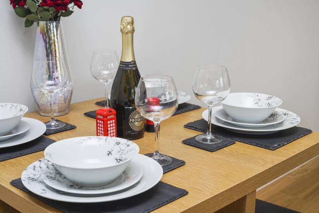 Flat 3 Bridge House Apartamento Staines-upon-Thames Exterior foto